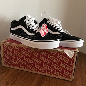 BNWT Vans Old Skool Sneakers